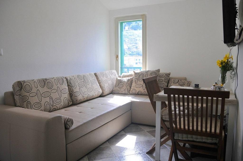 Apartment Stomorska Esterno foto